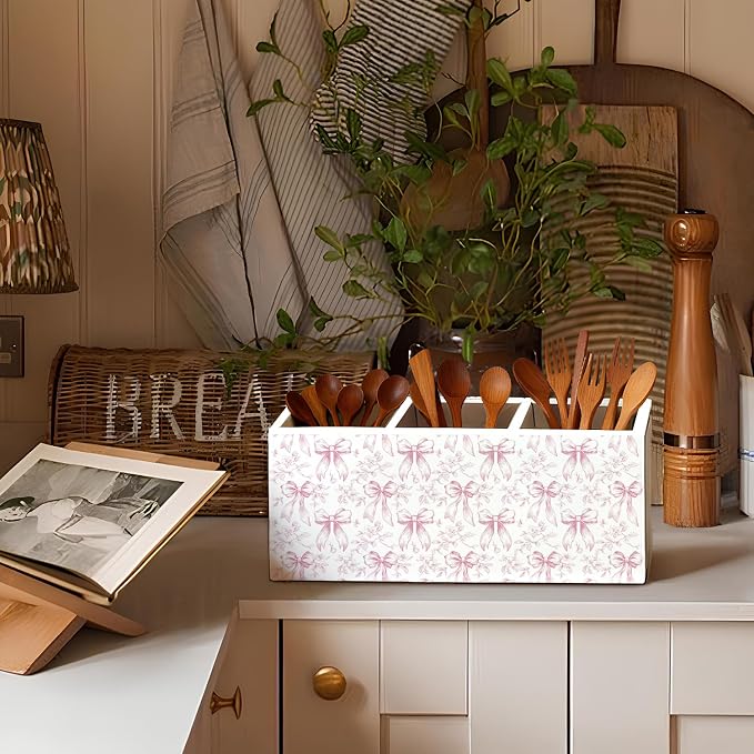 Coquette Pink Bow Floral Pen Pencil Holder for Desk, Girly Office Decor, Preppy Pink Bow Flower Aesthetic Wooden Box Sign Decorations for Girly Room Bedroom Dorm Office Desk Tabletop